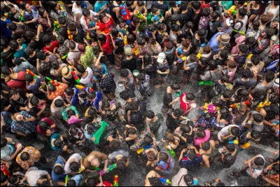À quel pays font référence les mots suivants ? 
Songkran  Phuket  Rama X