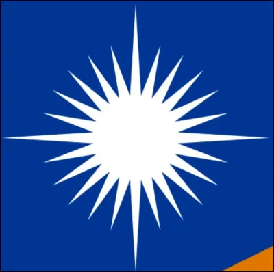 Sur le drapeau de quel État de Micronésie voit-on cette étoile à 24 pointes sur fond bleu ?