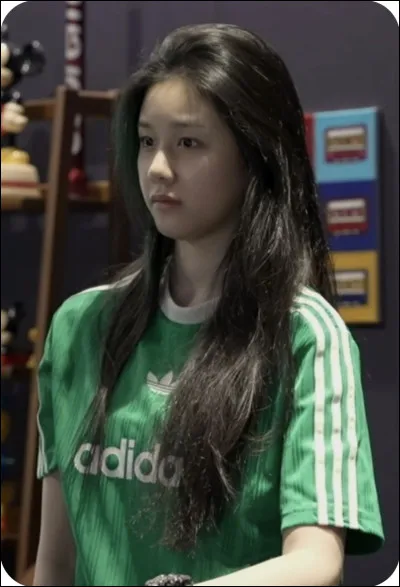 Elle a déjà participé à un survival show sous le nom de "Pear" ?