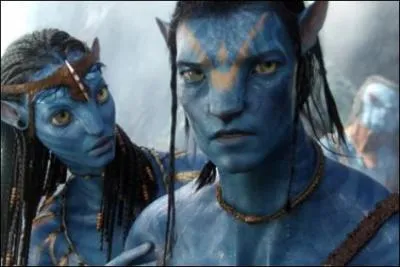 Dans le film Avatar, que font les yeux de Jake  la fin ?