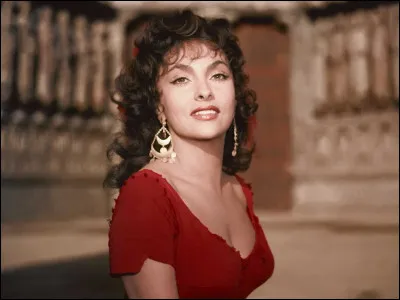 Qui est cette actrice italienne qui joue le premier r&ocirc;le dans le film ''La Loi'' de Jules Dassin ?