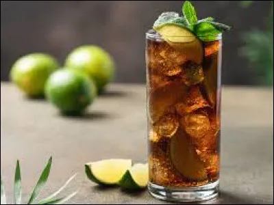 Quel alcool est utilis&eacute; dans la conception du "Cuba Libre" ?