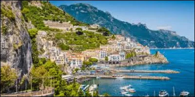 Dans quelle partie de l'Italie se situe la Campanie ?