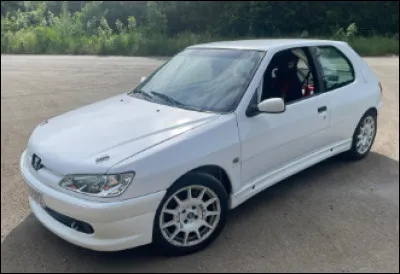 Quel est le modèle de cette Peugeot ?