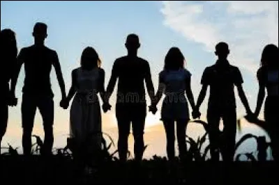 Avec tes amis, tu es...