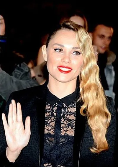 Qui est cette célébrité, actrice et chanteuse franco-espagnole ?