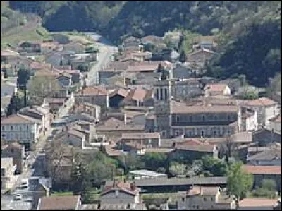 Ville de l'arrondissement de Tournon-sur-Rhône, au bord du Rhône, Sarras se situe dans le département ...