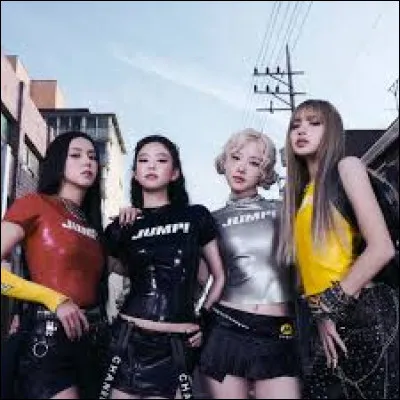 Quelle a été la première chanson du groupe ?