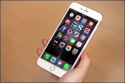 Ton téléphone n'est pas dans ton sac comme tu le croyais. Que fais-tu ?