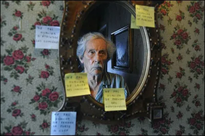 Une femme d'affaire jouée par Sandrine Kiberlain s'occupe de son père malade d'Alzheimer, interprété par Jean Rochefort, et tente de ne pas lui rappeler des souvenirs douloureux. Comment s'appelle ce film ?