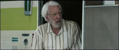 Dans quel film Donald Sutherland, jouant un homme malade d'Alzheimer, et Helen Mirren, jouant sa femme atteinte d'une maladie grave, partent en road trip avec leur camping-car ?