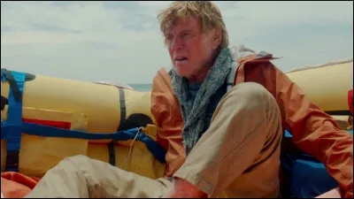 Un septuagénaire tente de survivre seul au milieu de l'océan dans...