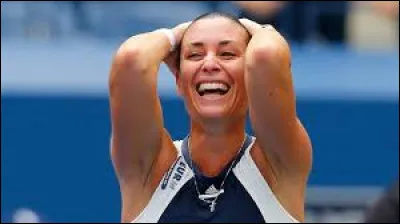 Dans quel sport Flavia Pennetta (née en 1982) s'est-elle illustrée ?