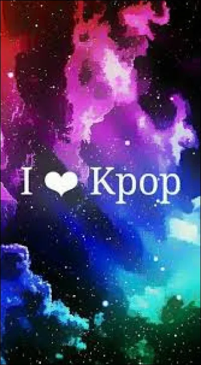 Quel est le nom de scène de Minatozaki Sana ?