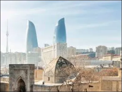 En quelle année un séisme a-t-il détruit de nombreuses habitations de cette ville ?