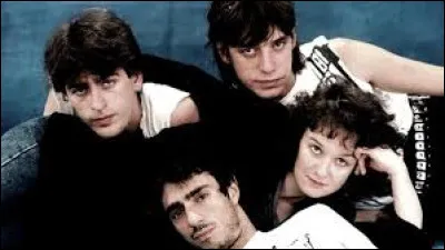 Laquelle de ces chansons n'appartient pas au groupe Téléphone ?