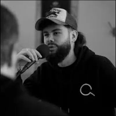 Combien de vidéos publie-t-il par semaine ?