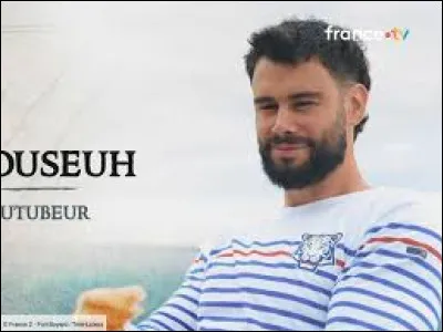 Quelle youtubeuse a fait son stage de 3e auprès de lui ?