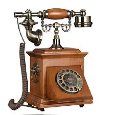 TRENTE-TROIS - Lequel de ces pays a pour indicatif téléphonique international le "33" ?