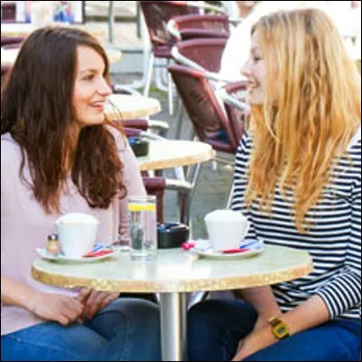 Quel oiseau, qui jase, donne son nom à un vêtement de cérémonie ?