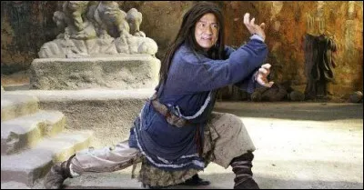 En 2008, il joue dans "Le Royaume interdit", un film d'aventure-fantasy, aux côtés d'une autre star asiatique de films d'action. Qui est cet acteur ?