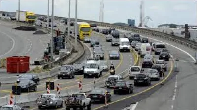 Comment désigne-t-on une rocade ou un périphérique en Belgique ?