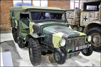 Quel est le modèle de voiture utilisée par larmée française pendant la Seconde Guerre mondiale ?