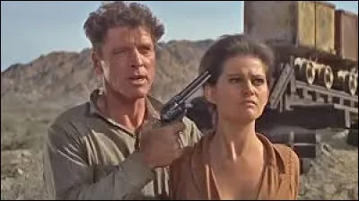 Elle est Maria Grant, la femme d'un magnat du Texas enlevée par des révolutionnaires mexicains conduits par Jesus Raza (Jack Palance), dans ce film de Richard Brooks :