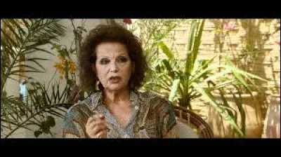 Elle est Mme Palestro, la mère de Marc (Jean Dujardin) dans ce film de Nicole Garcia sorti en 2010 :