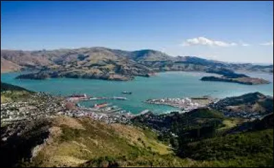 Dans quel pays se trouve cette ville ?