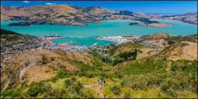Quel pont se situe à Port Levy ?