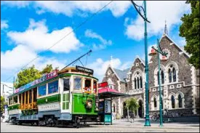 Quel fleuve passe dans cette ville ?