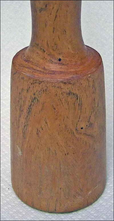 Le plus jeune député de la république française, c'est...