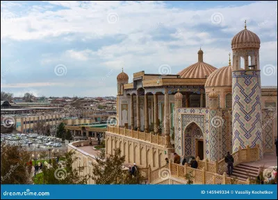 Niveau expert.
Quel pays d’Asie centrale possède des villes historiques comme Samarcande et Boukhara ?