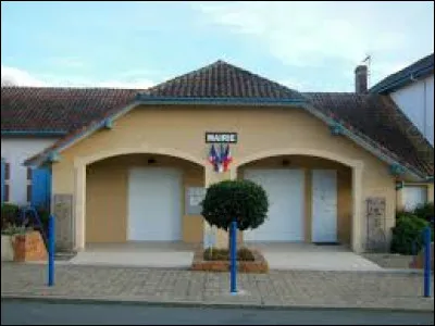 Je vous emmène dans le vignoble de Tursan, à Montsoué. Village néo-aquitain, dans l'aire d'attraction Montoise, il se situe dans le département ...