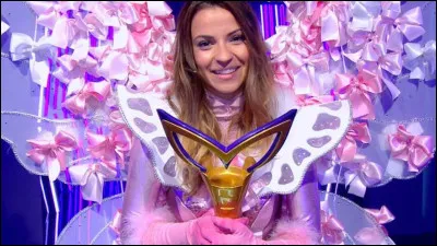 Le Papillon (Denitsa Ikonomova) était un indice pour Séverine Ferrer, en rapport avec "La voie des femmes" ! Quel autre personnage emblématique de 'Mask Singer' est apparue pour la même raison ?