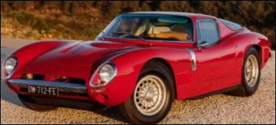 Avant de donner naissance à l'un des V12 les plus célèbres de la production automobile, cet ingénieur est passé dans les rangs de plusieurs constructeurs automobiles. Son génie lui a valu le coup d'il de plusieurs personnalités dont un certain Piero Rivolta. Ensemble, ils ont donné naissance à cette voiture. Quel est son nom ?