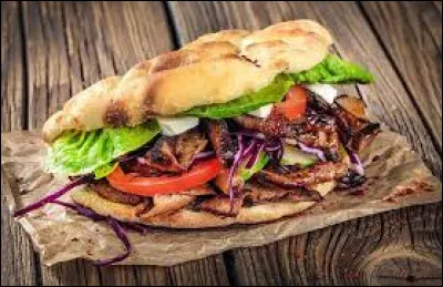 Quel pain est utilisé pour confectionner un "kebab" ?