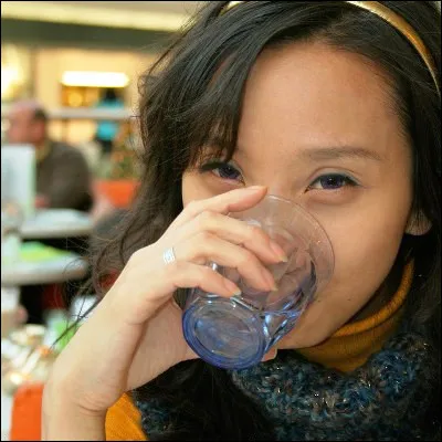 Quel artiste de la nouvelle scène française a sorti son premier album, intitulé "Boire", en 1995 ?