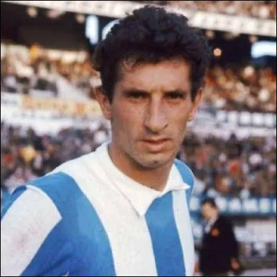 Quelle innovation du football a fait son apparition suite à un incident impliquant le footballeur argentin Antonio Ubaldo Rattín à la Coupe du Monde 1966 ?