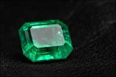 Un peu d'orthographe. On dit les belles émeraude ou bien les belles émeraudes ?