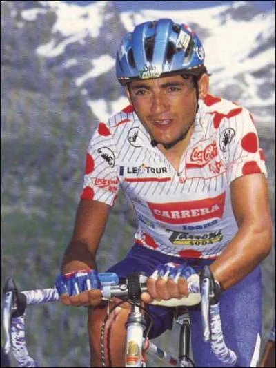 Coureur audacieux, champion atypique, il taille une tape de lgende vers Sestrires sur le Tour 92, franchissant 5 cols en tte et l'emportant aprs plus de 200km d'chappe...