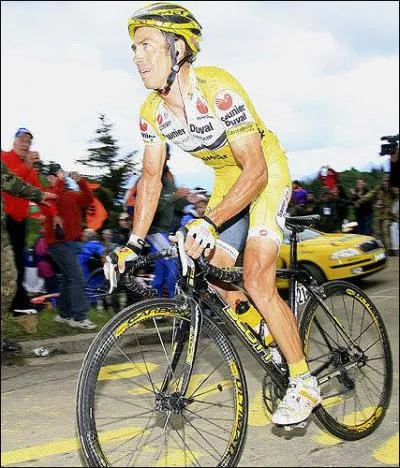 Rvl par sa victoire dans l'Angliru sur la Vuelta 2000, ce bon grimpeur a remport deux Giro et a dcroch des victoires d'tapes sur les 3 grands Tours...