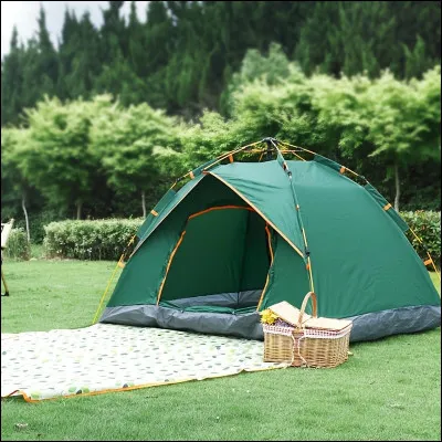 Elle est gentille ma fille hein ? - Ouais, mais qu'est-ce qu'elle est laide !