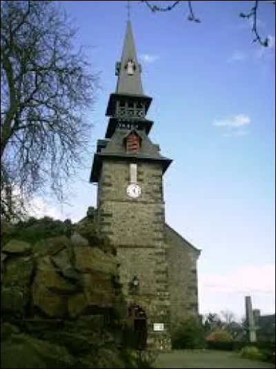 Voici l'église Saint-Étienne, à Landisacq. Village de l'arrondissement d'Argentan, il se situe dans le département ...