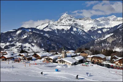 Le mont Everest se trouve :