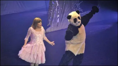 Comment s'appelle le "petit ourson de Chine né dans l'Himalaya" chanté par Chantal Goya ?