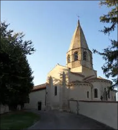 Notre balade commence devant l'église Saint-Georges, à Bransat. Commune Bourbonnaise, elle se situe en région ...