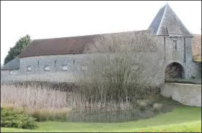 Je vous attends devant la ferme fortifiée de Gauvilliers, à Orsonville. Village francilien, dans l'arrondissement de Rambouillet, il se situe dans le département ...