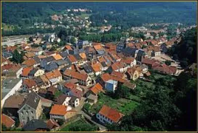 Schirmeck est une petite ville de 2 000 habitants qui se trouve dans ...
